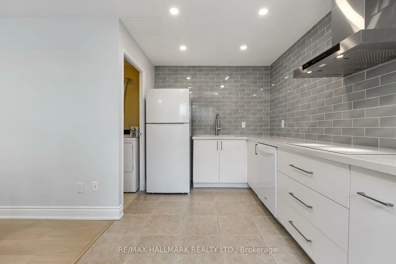 3040, Constitution, Applewood, Mississauga