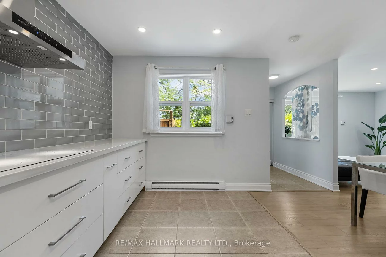 3040, Constitution, Applewood, Mississauga