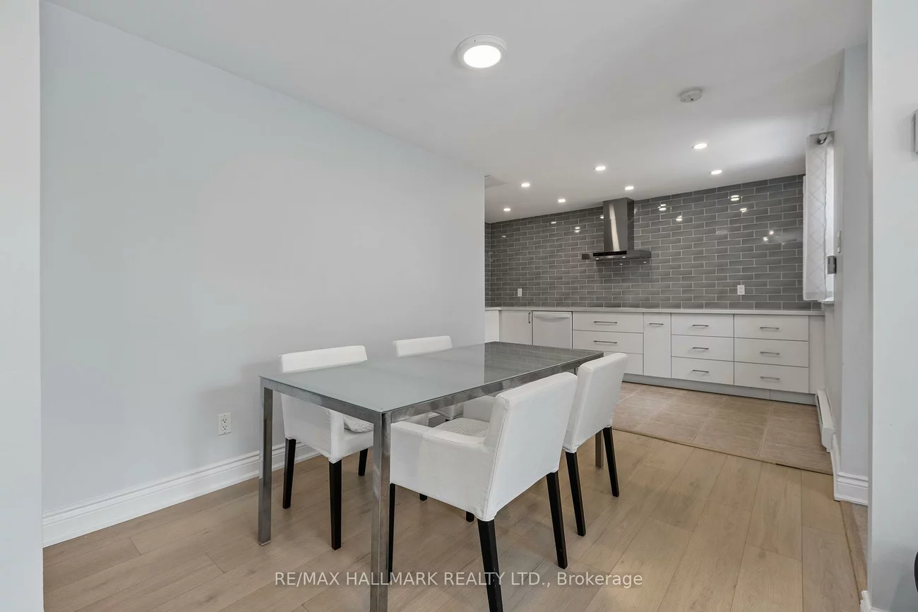 3040, Constitution, Applewood, Mississauga