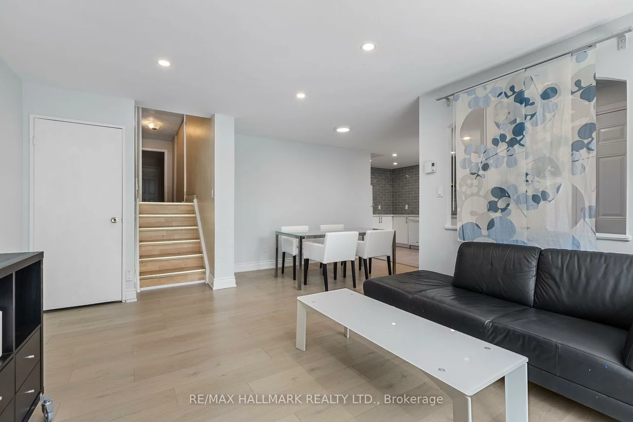 3040, Constitution, Applewood, Mississauga
