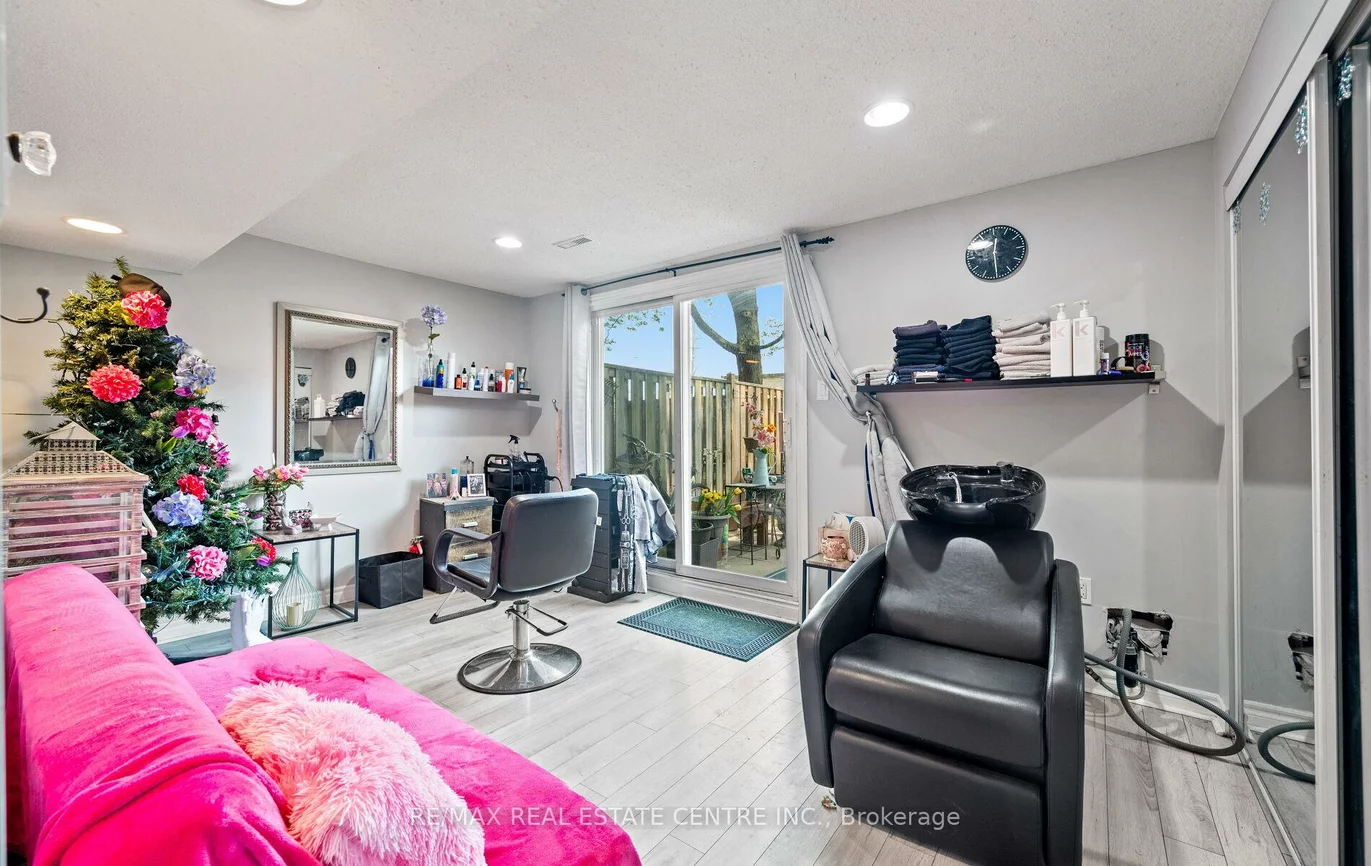 750, Burnhamthorpe, Applewood, Mississauga