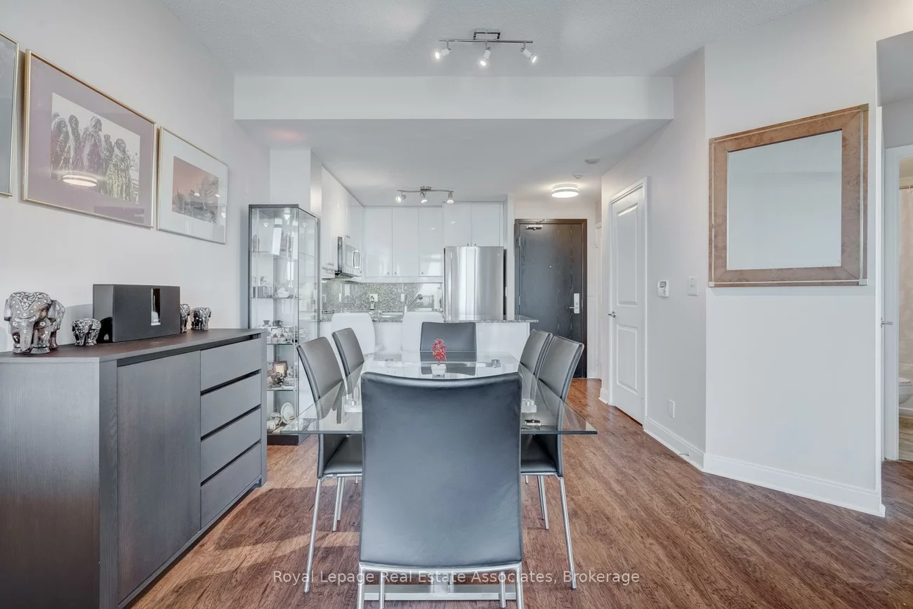 90, Absolute, City Centre, Mississauga
