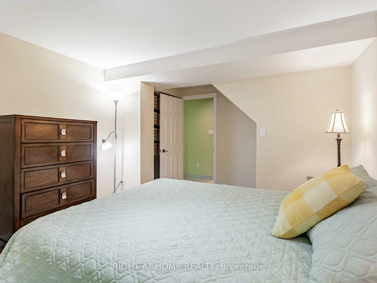 2275, Credit Valley, Central Erin Mills, Mississauga