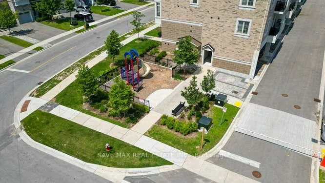 62, Preston Meadow, Hurontario, Mississauga