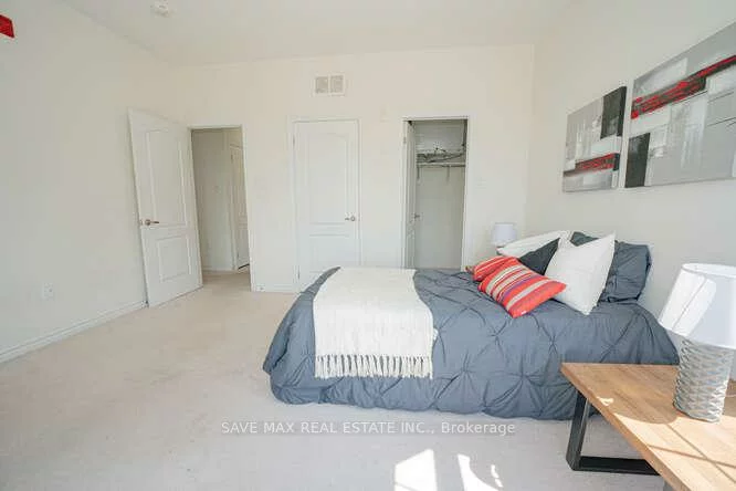 62, Preston Meadow, Hurontario, Mississauga