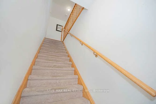 62, Preston Meadow, Hurontario, Mississauga