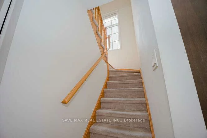 62, Preston Meadow, Hurontario, Mississauga