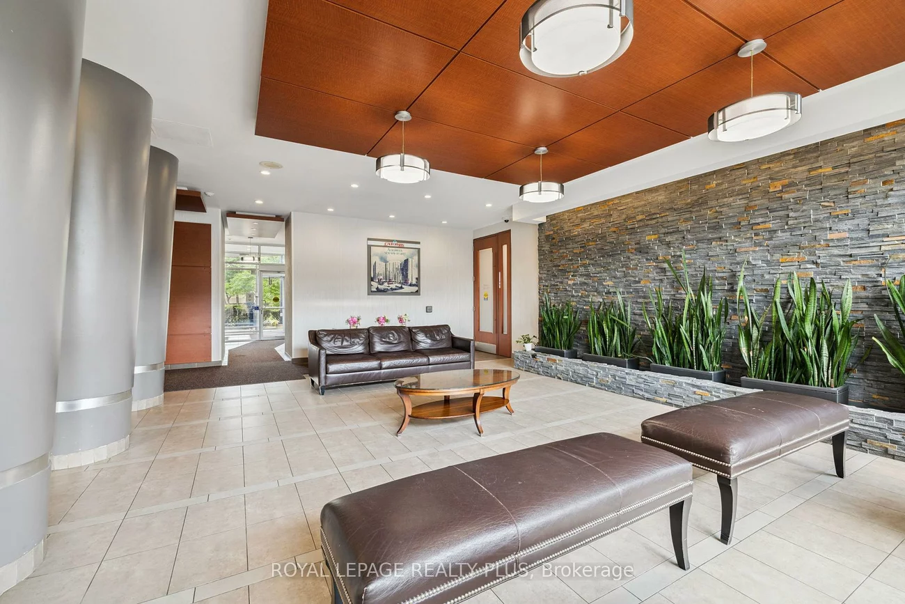 50, Kingsbridge Garden, Hurontario, Mississauga