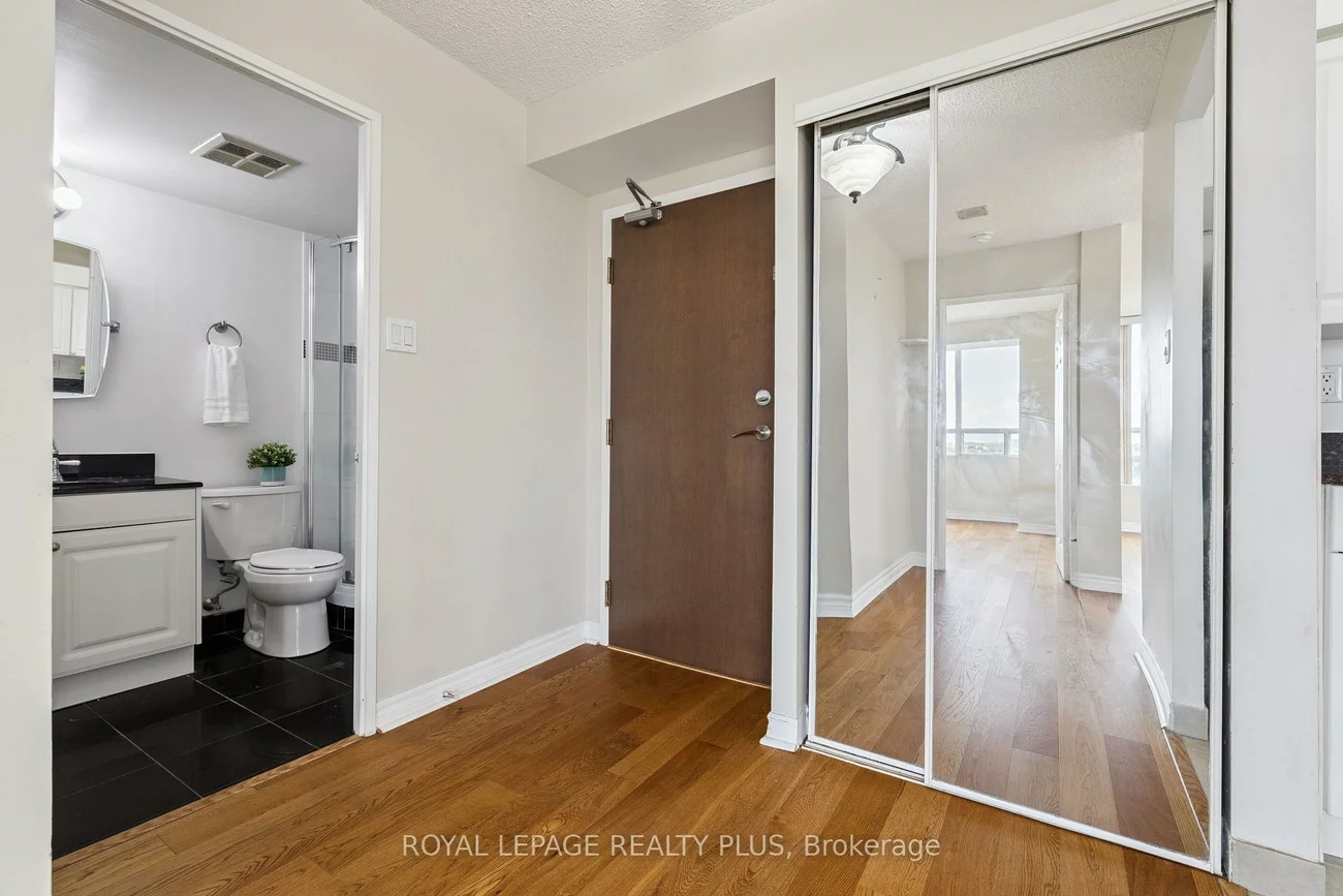 50, Kingsbridge Garden, Hurontario, Mississauga