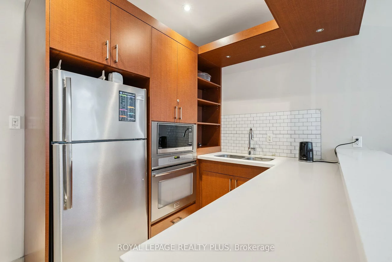 50, Kingsbridge Garden, Hurontario, Mississauga