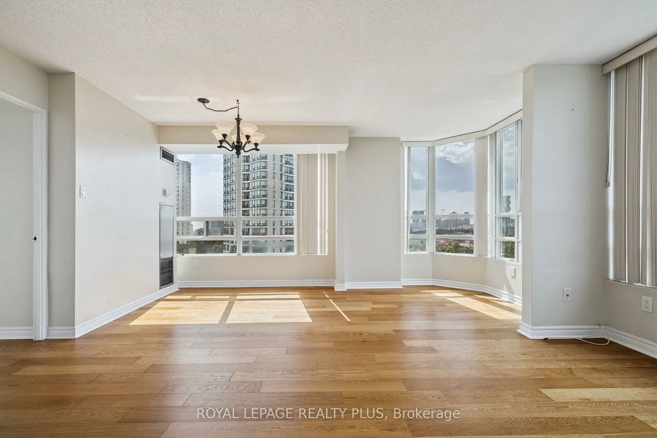 50, Kingsbridge Garden, Hurontario, Mississauga