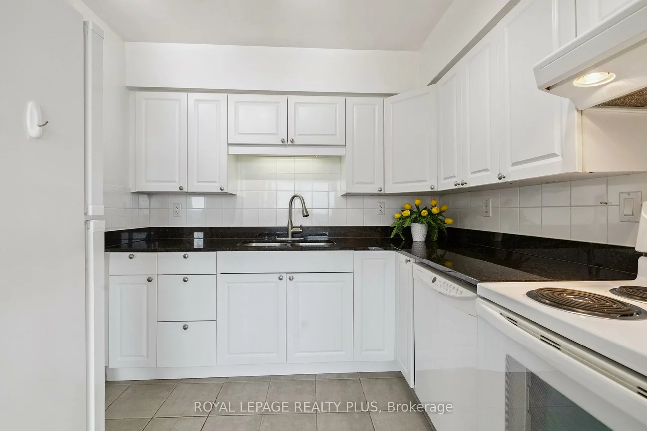 50, Kingsbridge Garden, Hurontario, Mississauga