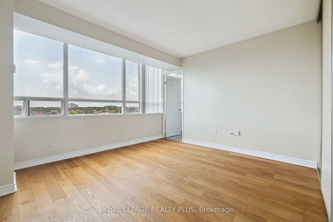 50, Kingsbridge Garden, Hurontario, Mississauga