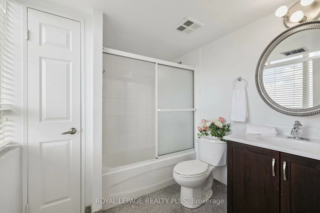 50, Kingsbridge Garden, Hurontario, Mississauga