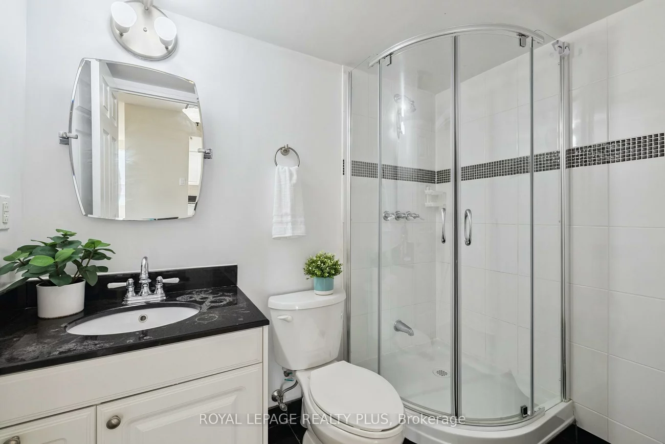 50, Kingsbridge Garden, Hurontario, Mississauga