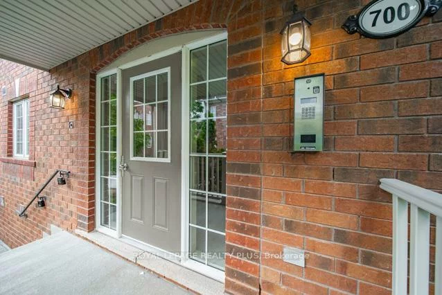 700, Neighbourhood, Cooksville, Mississauga