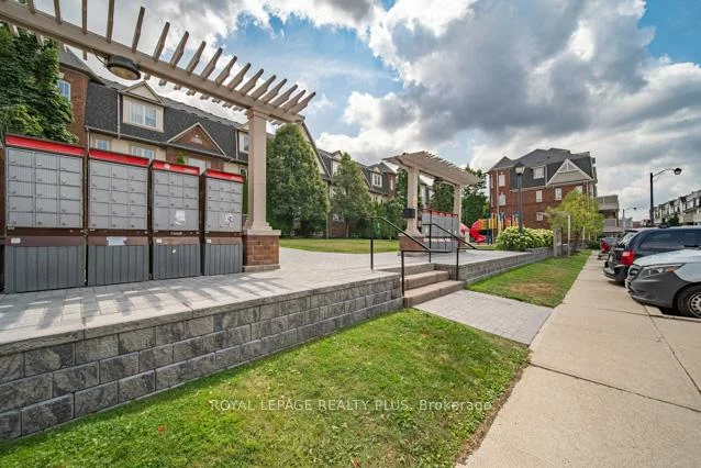 700, Neighbourhood, Cooksville, Mississauga