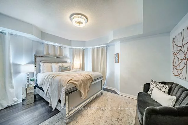 700, Neighbourhood, Cooksville, Mississauga