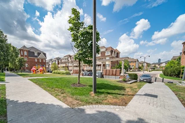 700, Neighbourhood, Cooksville, Mississauga