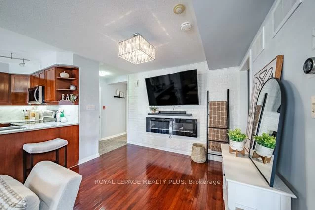 700, Neighbourhood, Cooksville, Mississauga