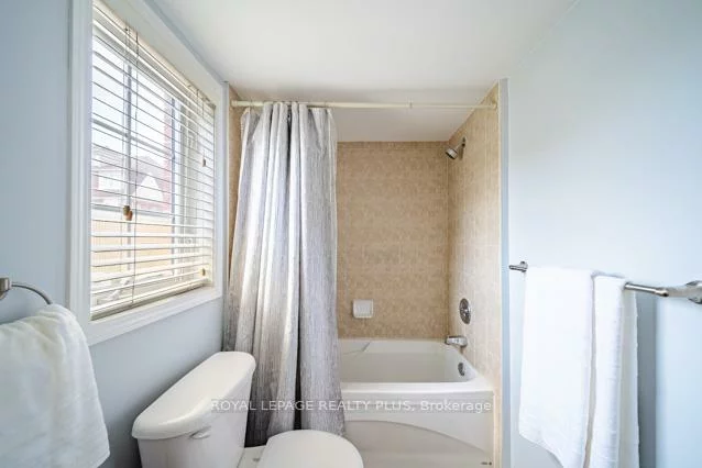 700, Neighbourhood, Cooksville, Mississauga