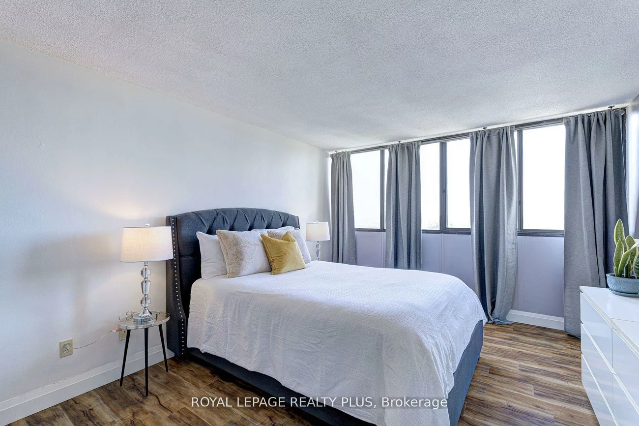 1333, Bloor, Applewood, Mississauga