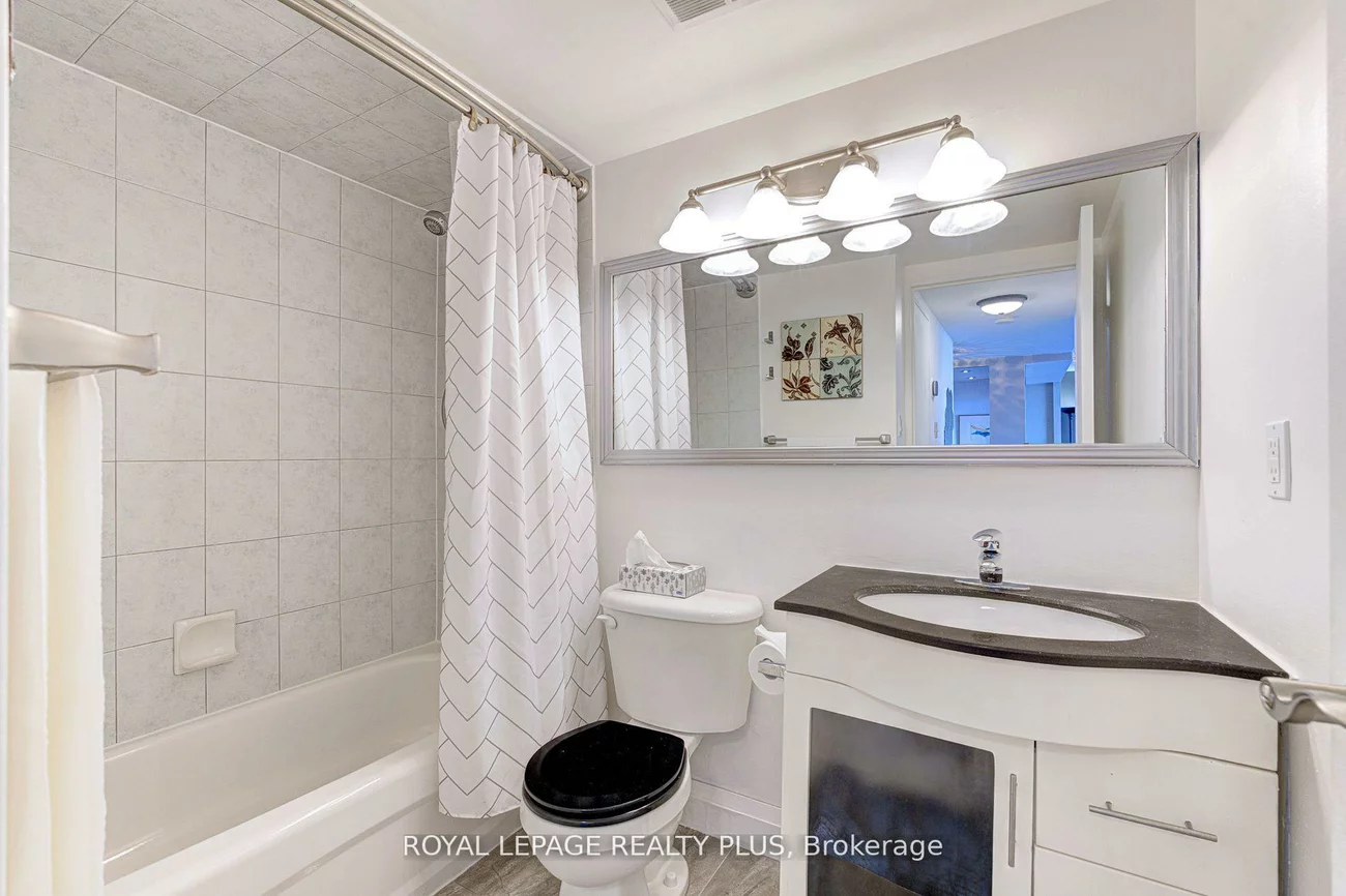 1333, Bloor, Applewood, Mississauga