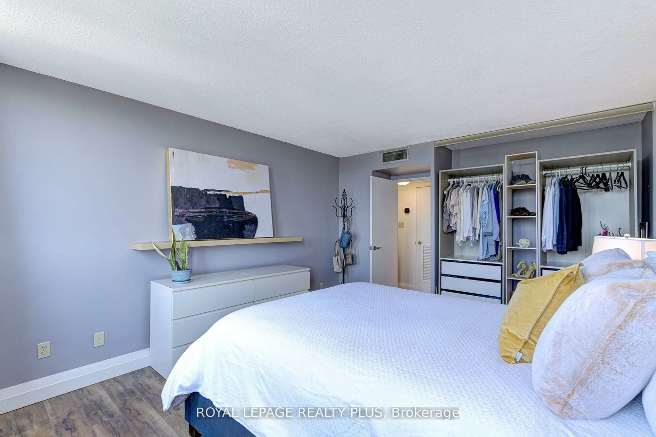 1333, Bloor, Applewood, Mississauga