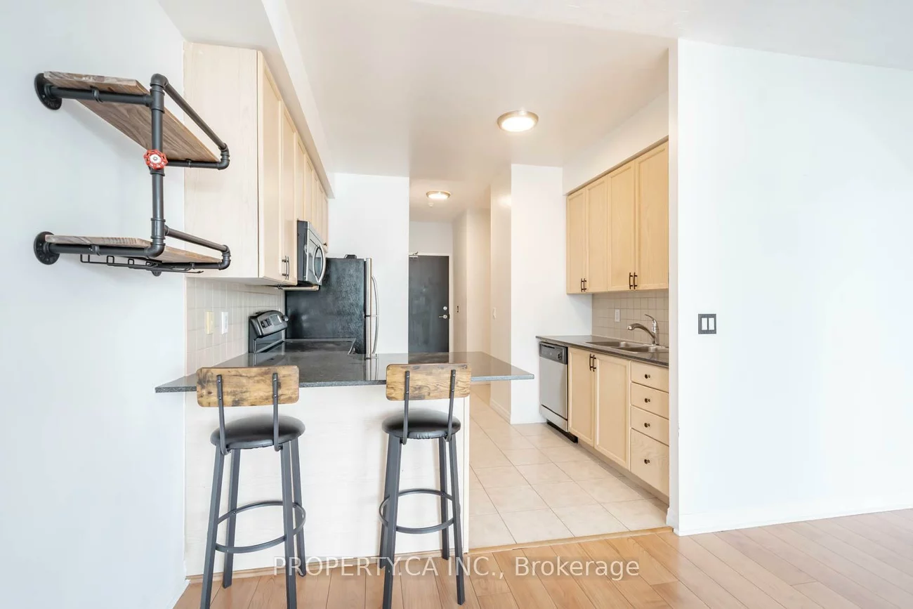 225, Webb, City Centre, Mississauga