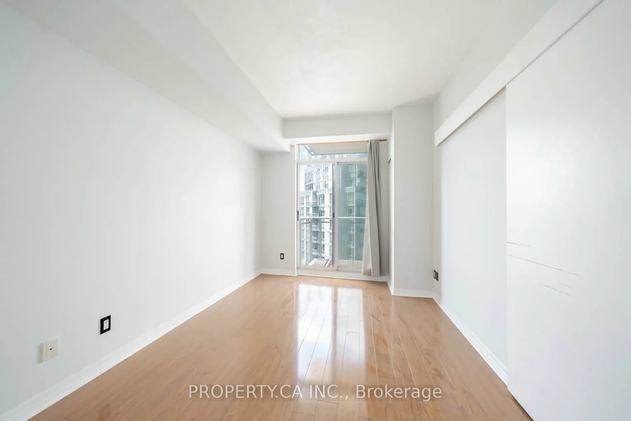 225, Webb, City Centre, Mississauga