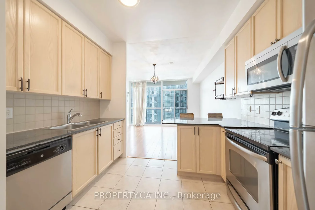 225, Webb, City Centre, Mississauga