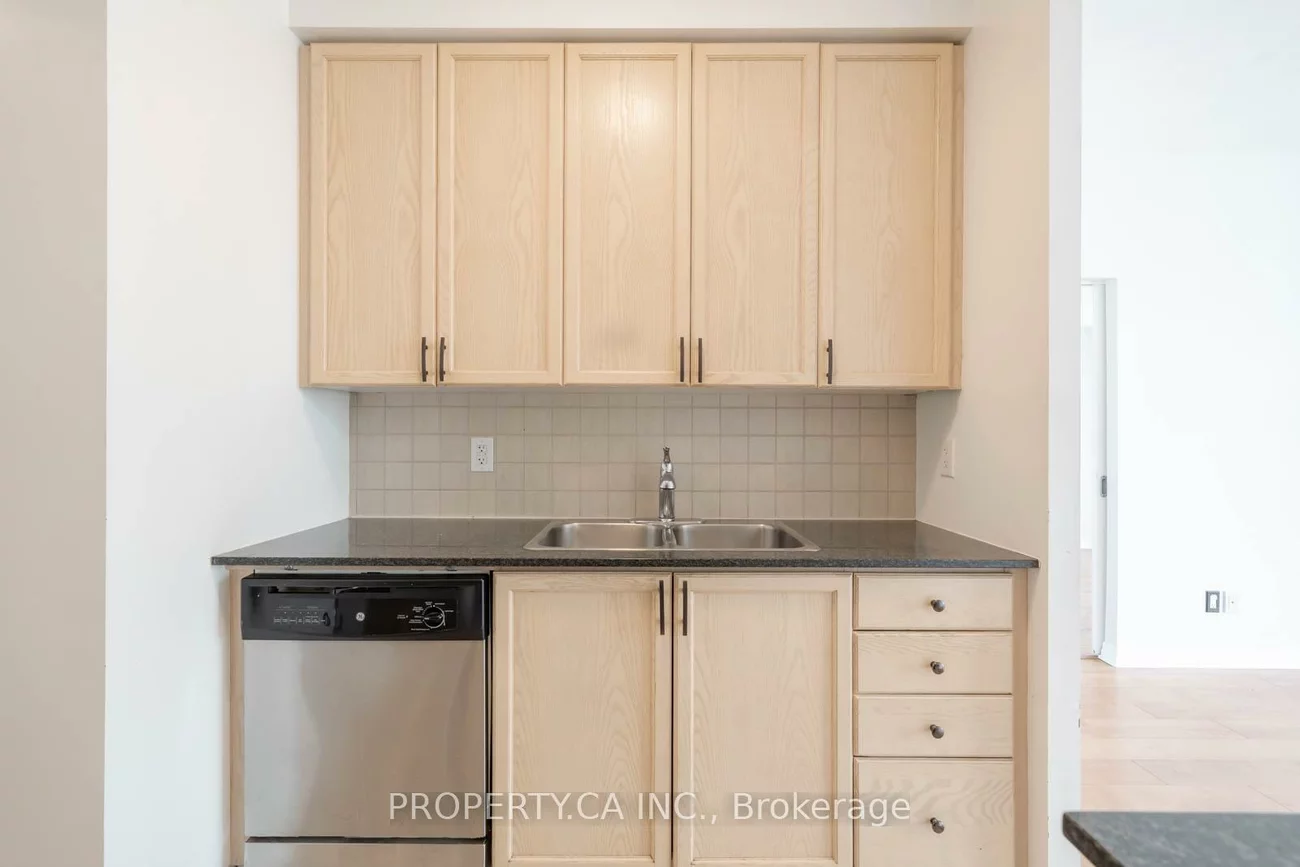 225, Webb, City Centre, Mississauga