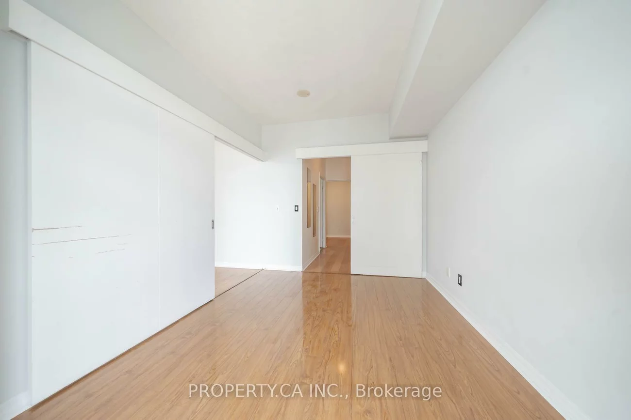 225, Webb, City Centre, Mississauga