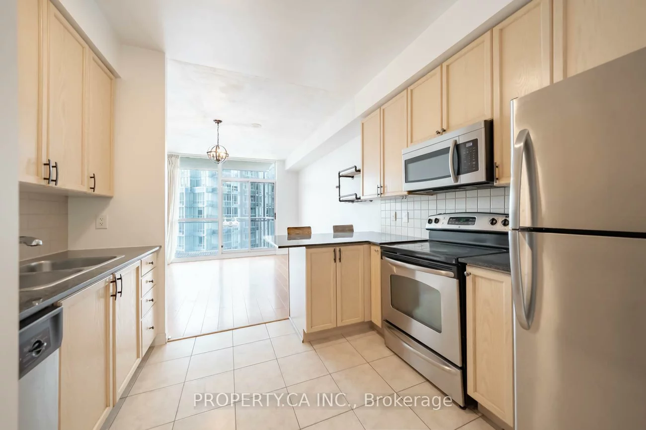 225, Webb, City Centre, Mississauga