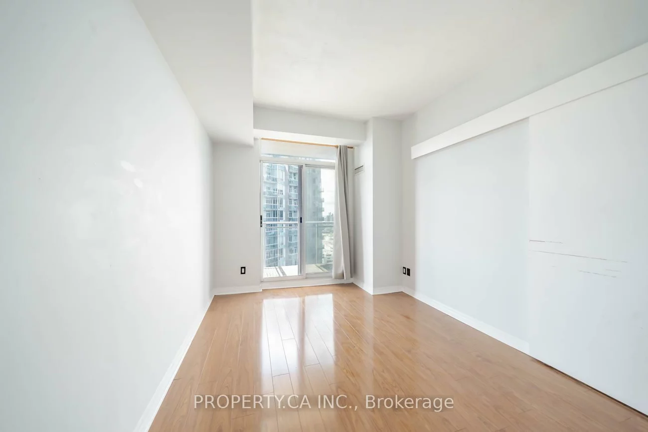 225, Webb, City Centre, Mississauga