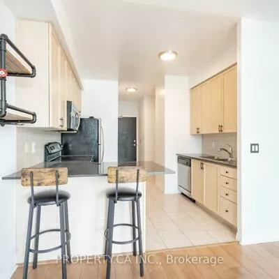 225, Webb, City Centre, Mississauga