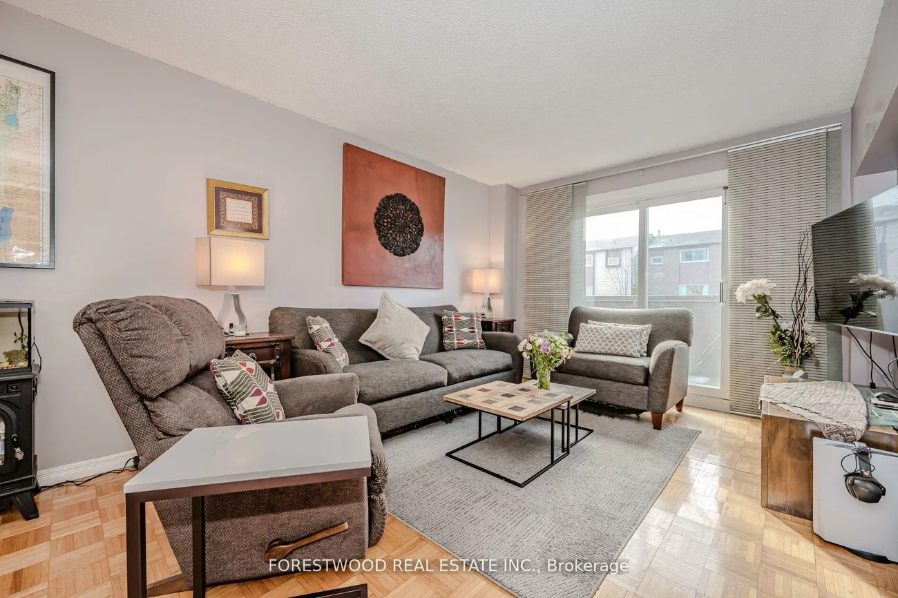 1221, Dundix, Applewood, Mississauga
