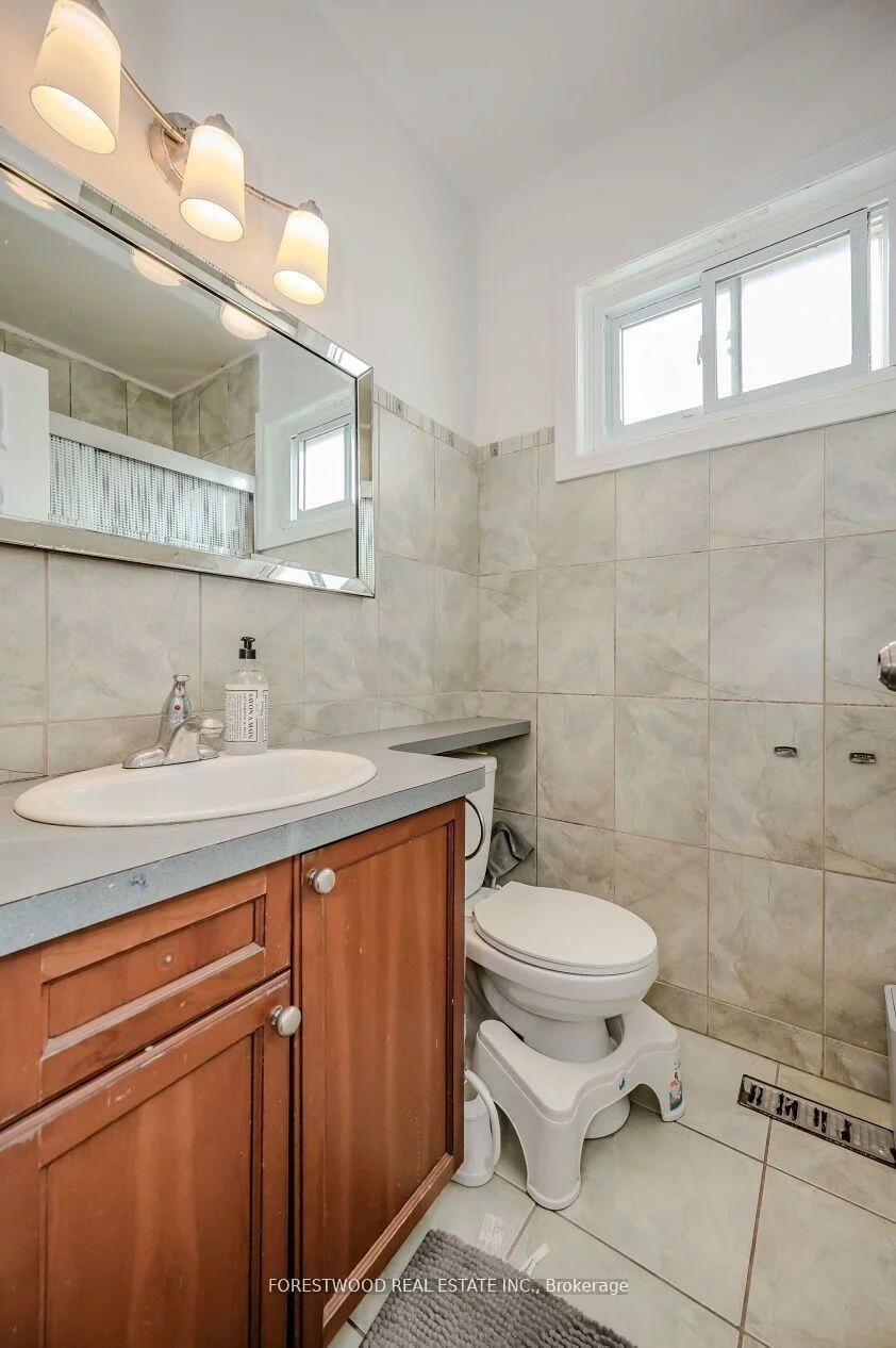 1221, Dundix, Applewood, Mississauga