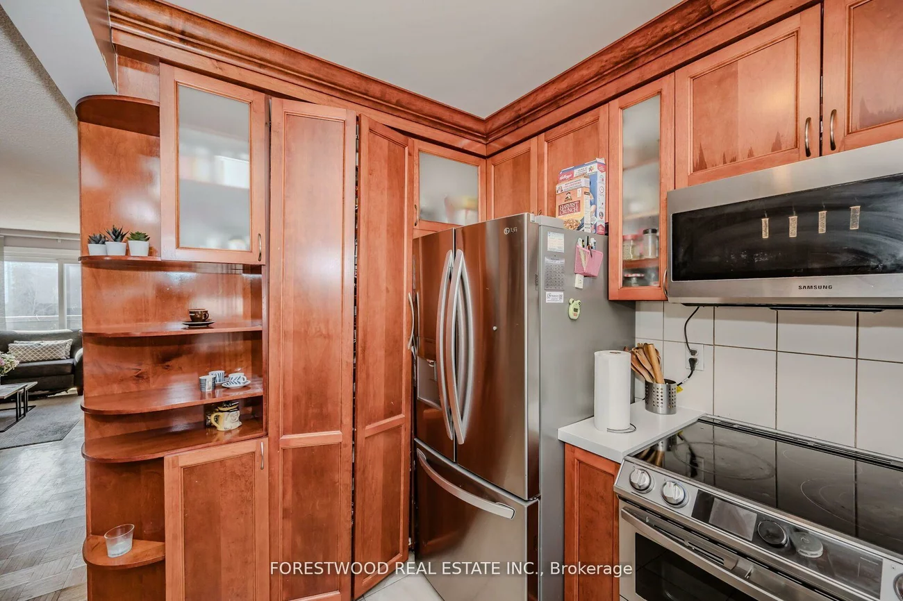 1221, Dundix, Applewood, Mississauga