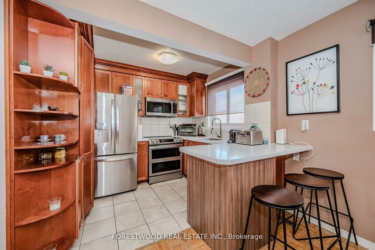 1221, Dundix, Applewood, Mississauga