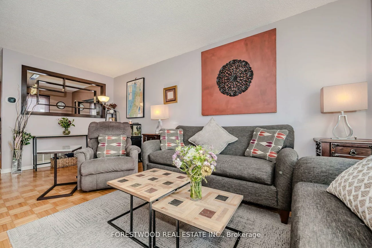 1221, Dundix, Applewood, Mississauga