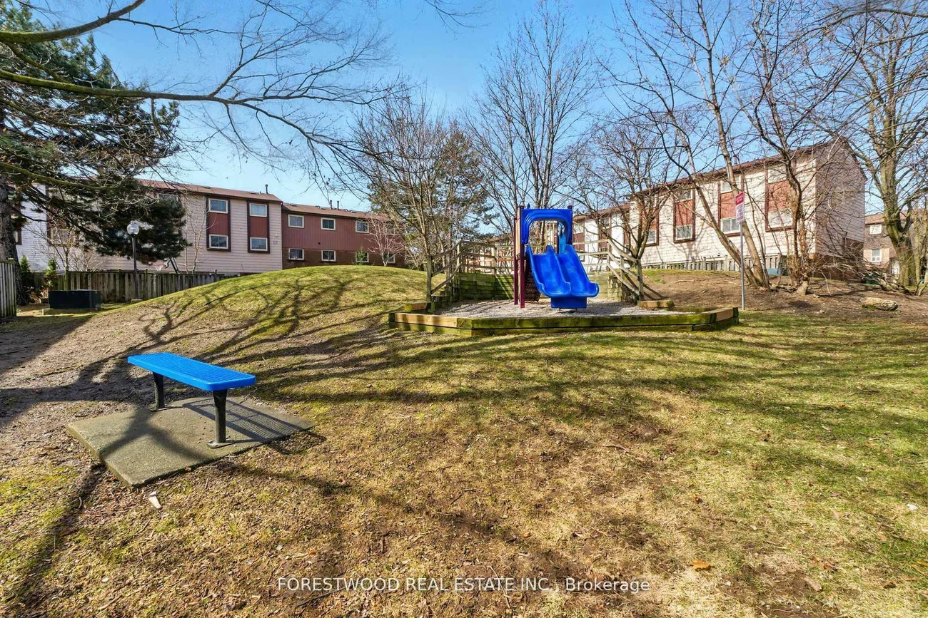 1221, Dundix, Applewood, Mississauga