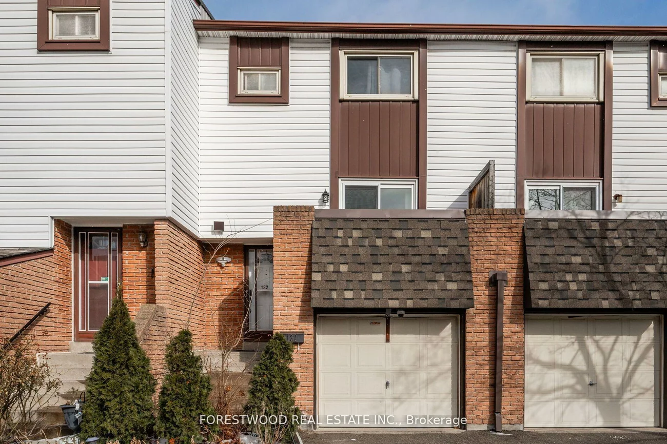 1221, Dundix, Applewood, Mississauga