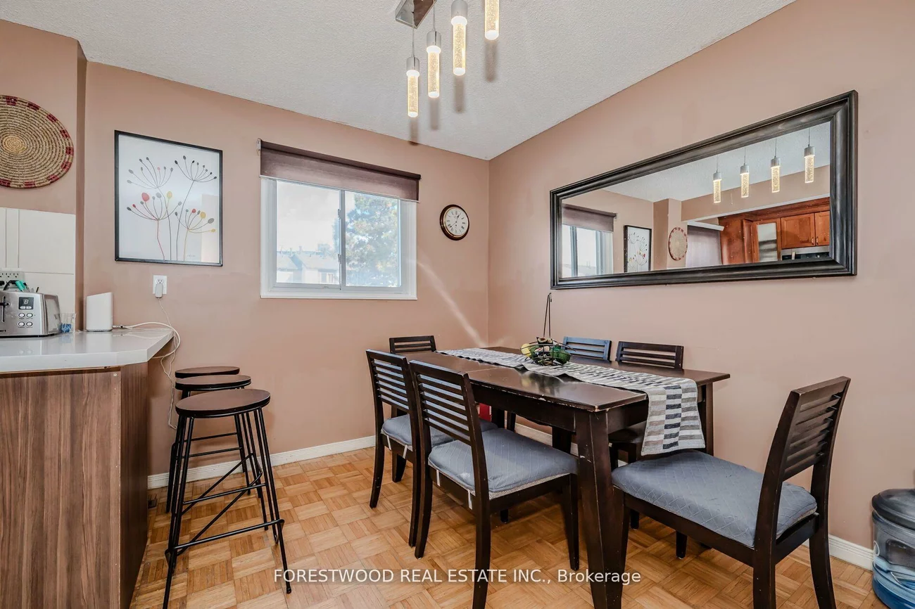 1221, Dundix, Applewood, Mississauga