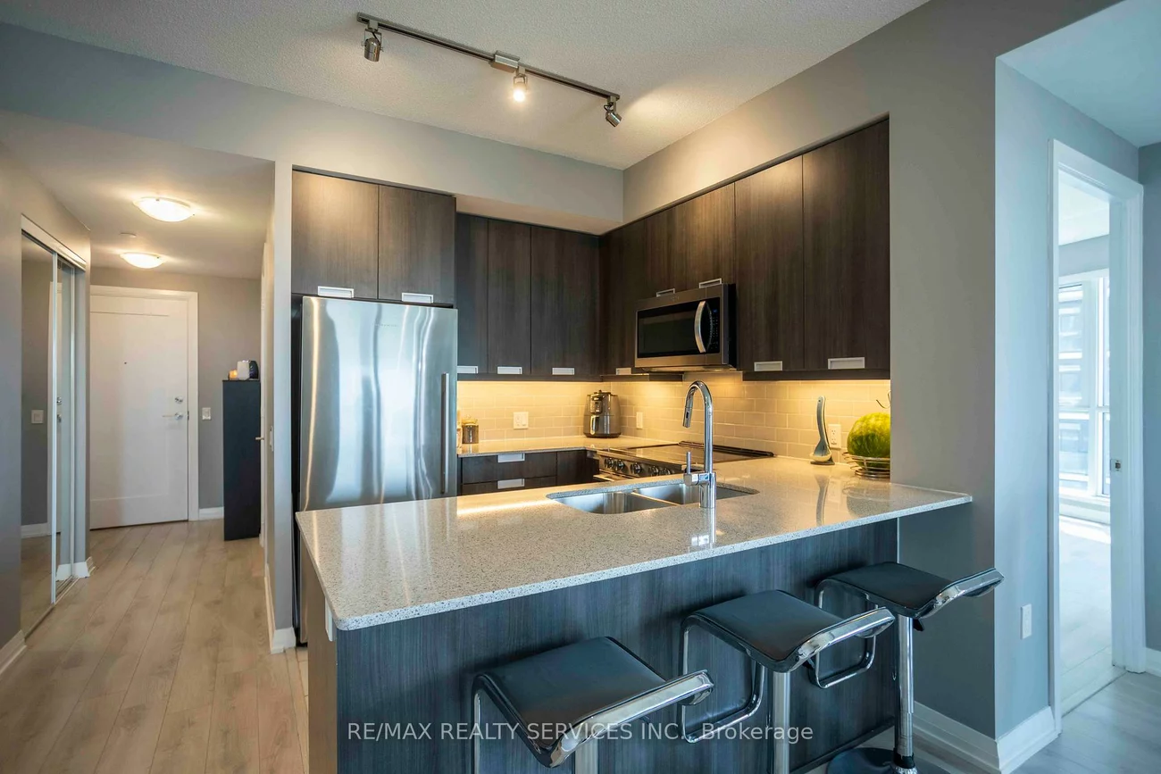 35, Watergarden, Hurontario, Mississauga