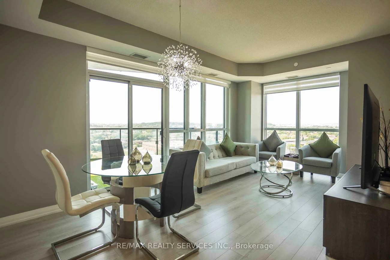 35, Watergarden, Hurontario, Mississauga