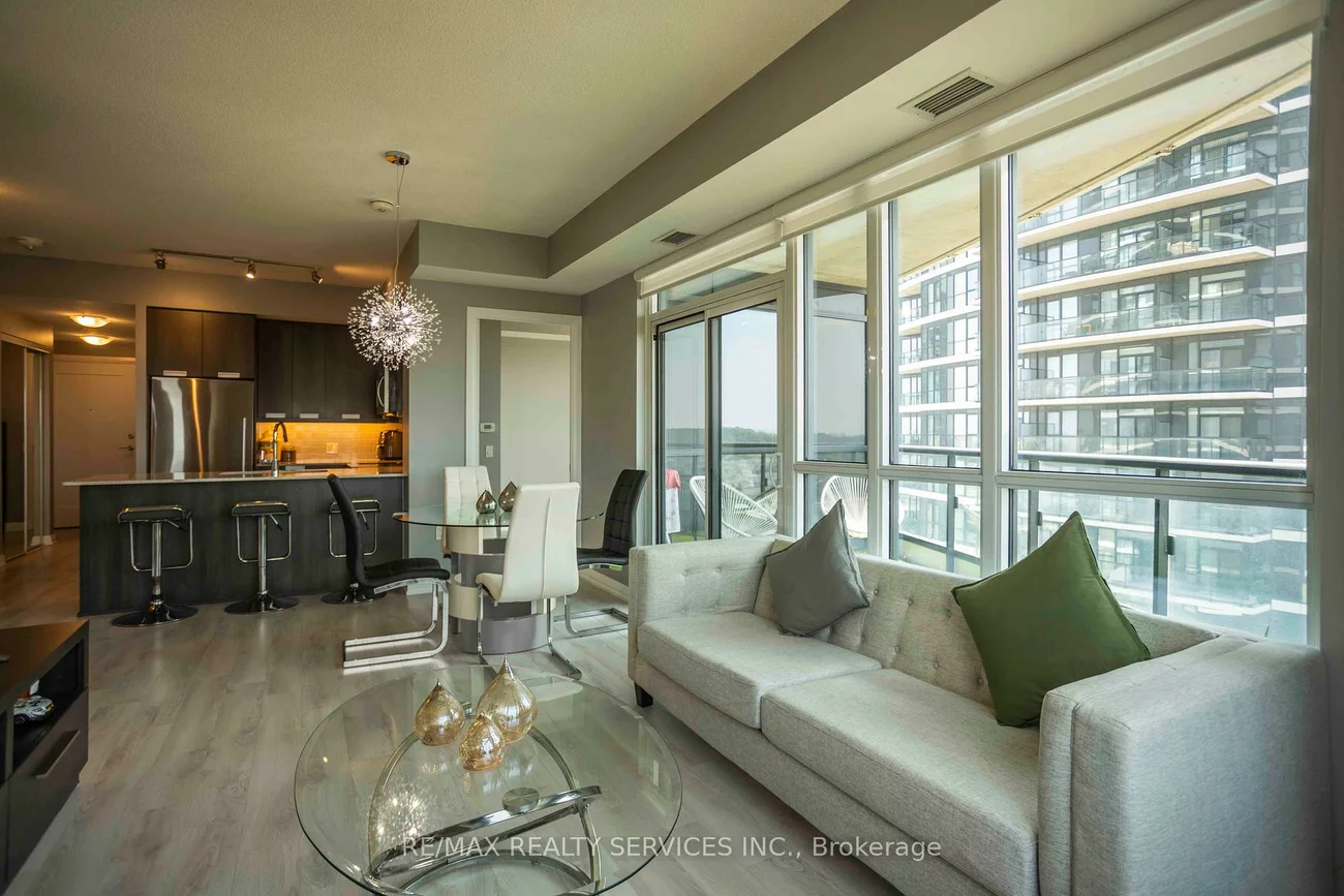 35, Watergarden, Hurontario, Mississauga