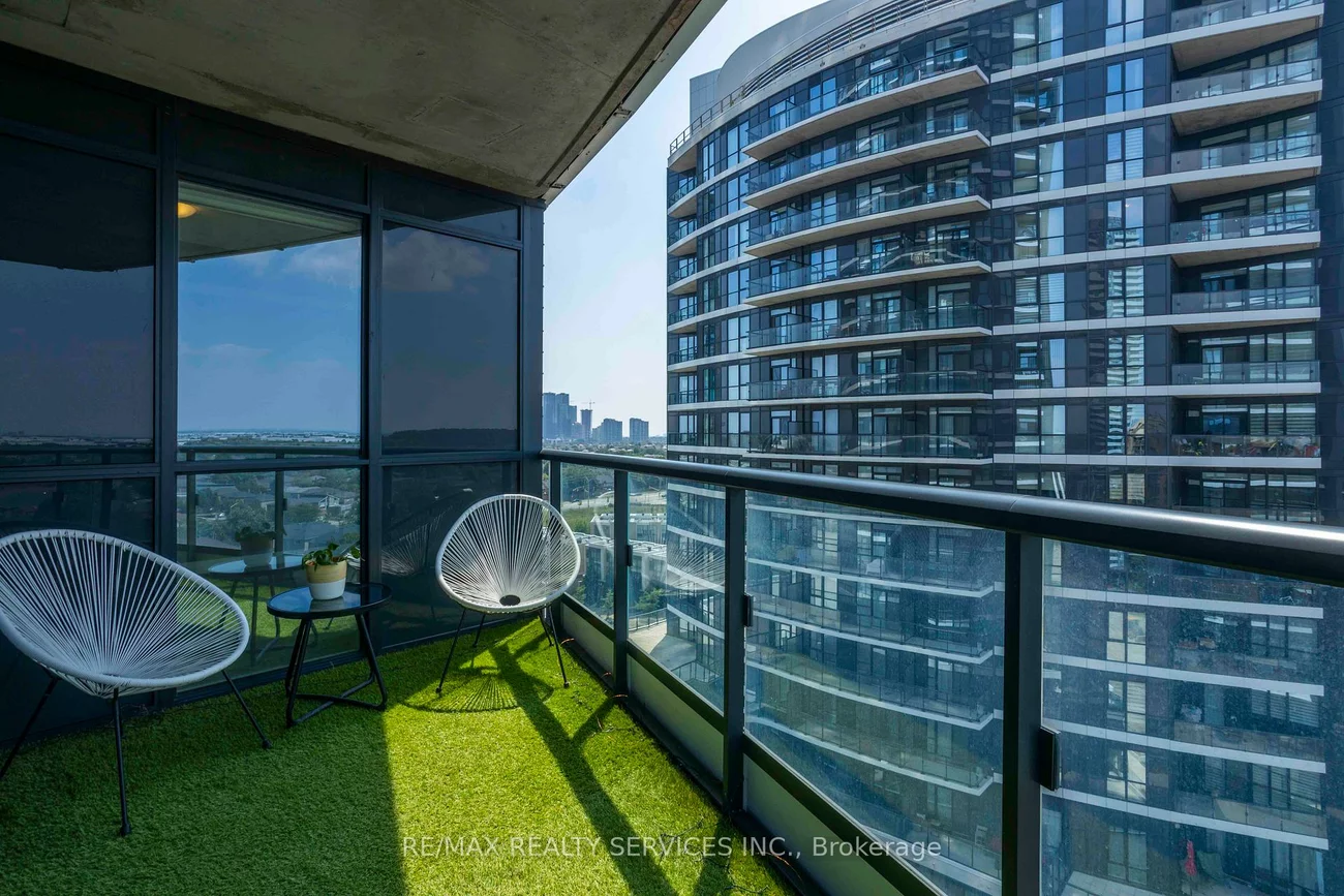 35, Watergarden, Hurontario, Mississauga