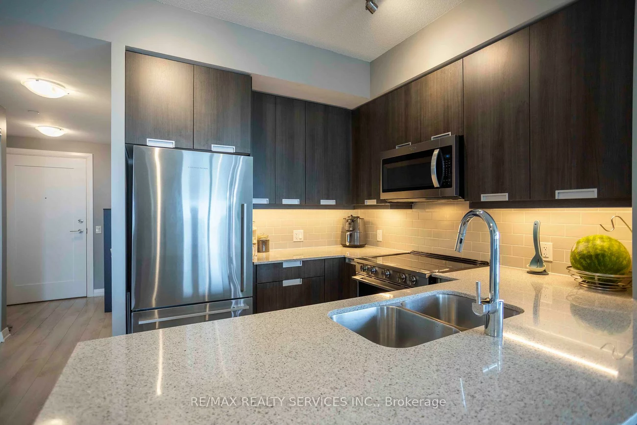 35, Watergarden, Hurontario, Mississauga