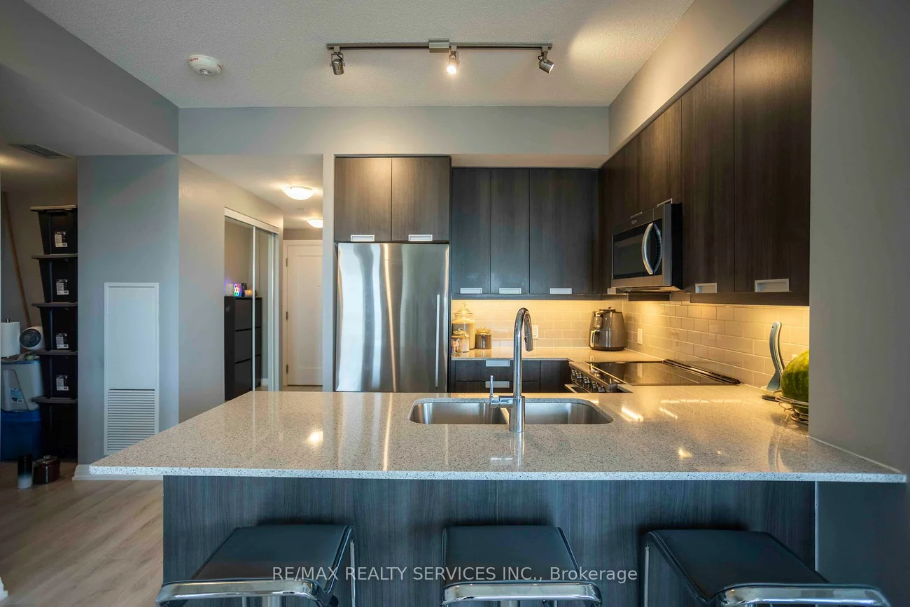 35, Watergarden, Hurontario, Mississauga